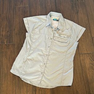 Magellan Gray Button-Up Fish Gear Shirt